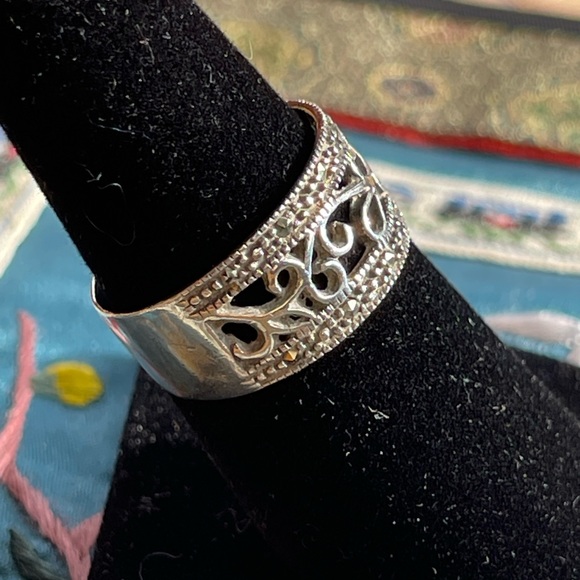 Vintage 925 band ring w/marcasite - Picture 2 of 7